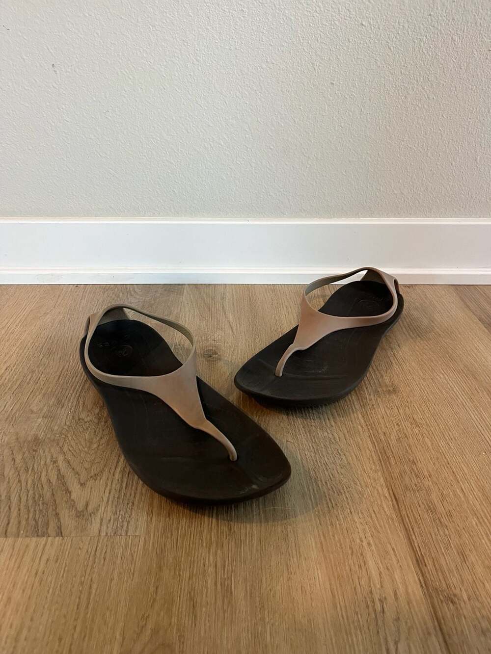 Crocs, Sexi Flip Flop, Sandals, Lightweight, Waterproof, Brown/Tan, 9
